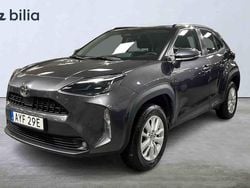 Grå Begagnad 2024 Toyota Yaris Cross SUV | 269 900 kr (Bra pris)