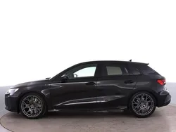 Svart Ny 2024 Audi RS3 Sportback Sport Halvkombi | 799 000 kr (Lite dyr)
