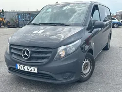 Svart Begagnad 2017 Mercedes Vito Minibuss | 45 500 kr