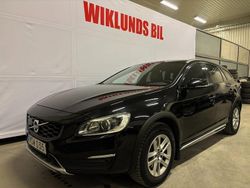 Svart Begagnad 2017 Volvo V60 CC Standard Kombi | 219 900 kr (Lite dyr)