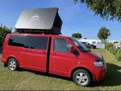 Röd Begagnad 2007 VW Caravelle Comfortline Minibuss | 75 000 kr (Dyr)