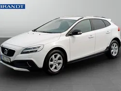 Vit Begagnad 2019 Volvo V40 CC Kombi | 209 900 kr (Marknadspris)