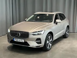 Ljusgrå Begagnad 2023 Volvo XC60 Core SUV | 494 800 kr (Bra pris)