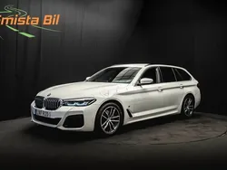 Vit Begagnad 2021 BMW 520 M Sport Kombi | 379 900 kr (Marknadspris)