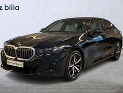 Svart Begagnad 2025 BMW 530e M Sport Sedan | 668 000 kr (Bra pris)
