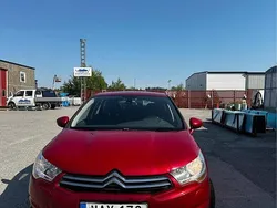 Röd Begagnad 2013 Citroën C4 Halvkombi | 62 000 kr (Marknadspris)