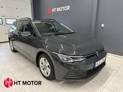 Grå Begagnad 2021 VW Golf VIII Kombi | 209 400 kr (Marknadspris)