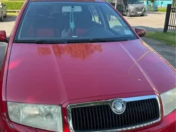 Röd Begagnad 2006 Skoda Fabia Halvkombi | 15 000 kr