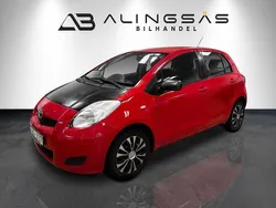 Röd Begagnad 2009 Toyota Yaris Halvkombi | 34 900 kr (Marknadspris)