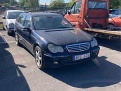 Blå Begagnad 2005 Mercedes C320 Elegance Kombi | 23 000 kr