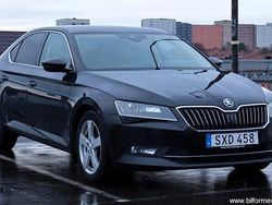 Svart Begagnad 2016 Skoda Superb Sedan | 182 500 kr (Marknadspris)