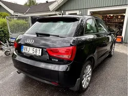 Svart Begagnad 2011 Audi A1 Sport Halvkombi | 69 500 kr (Marknadspris)