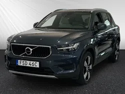 Blå Begagnad 2021 Volvo XC40 Momentum SUV | 274 400 kr (Marknadspris)