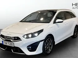 Vit (black) Begagnad 2022 Kia Ceed Sportswagon 2 Kombi | 259 800 kr (Bra pris)