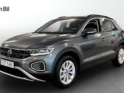 Grå Begagnad 2024 VW T-Roc Life SUV | 309 900 kr (Dyr)