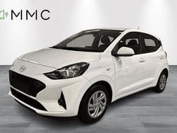 Vit Begagnad 2024 Hyundai i10 Essential Halvkombi | 169 000 kr (Marknadspris)