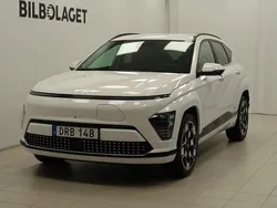 Vit Begagnad 2023 Hyundai Kona Advanced SUV | 547 400 kr (Lite dyr)