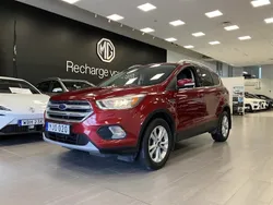 Röd Begagnad 2016 Ford Kuga Titanium SUV | 119 800 kr (Marknadspris)