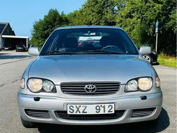 Grå Begagnad 2001 Toyota Corolla Halvkombi | 20 000 kr