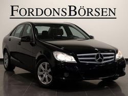 Mörkblå Begagnad 2009 Mercedes C300 Avantgarde Sedan | 89 000 kr