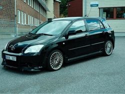 Svart Begagnad 2005 Toyota Corolla Halvkombi | 95 000 kr