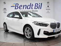 Vit Begagnad 2021 BMW 118 M Sport Halvkombi | 229 500 kr (Lite dyr)