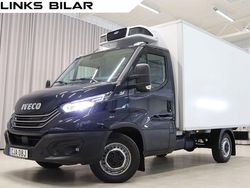 Blå Begagnad 2023 Iveco Daily Van | 379 700 kr (Marknadspris)