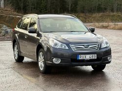Grå metallic Begagnad 2012 Subaru Outback Kombi | 117 500 kr (Lite dyr)