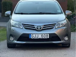 Grå Begagnad 2013 Toyota Avensis Business Edition Kombi | 89 000 kr (Marknadspris)