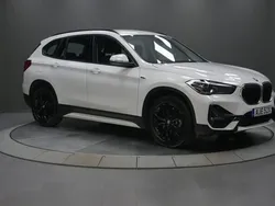 Vit Begagnad 2022 BMW X1 Sport Line SUV | 299 000 kr (Marknadspris)