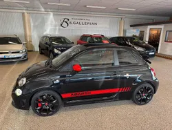 Svart Begagnad 2017 Abarth 595C Competizione Cab | 195 000 kr
