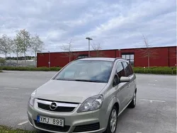 Grå Begagnad 2006 Opel Zafira Minibuss | 19 000 kr (Superpris)