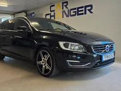 Svart Begagnad 2016 Volvo V60 Summum Kombi | 174 900 kr (Marknadspris)