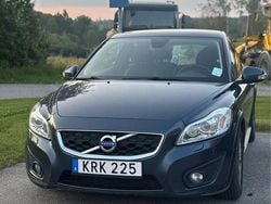 Blå Begagnad 2011 Volvo C30 Momentum Halvkombi | 50 000 kr (Marknadspris)