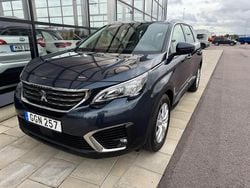 Blå Begagnad 2018 Peugeot 5008 Minibuss | 169 900 kr (Marknadspris)