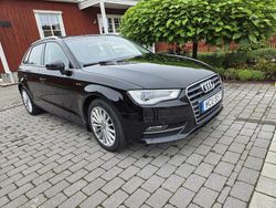 Svart Begagnad 2016 Audi A3 Sportback e-tron Ambition Halvkombi | 95 000 kr