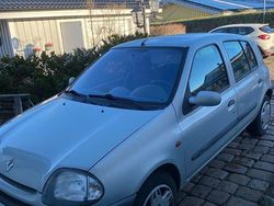 Begagnad 2001 Renault Clio II Halvkombi | 18 900 kr (Marknadspris)