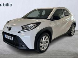 Vit Ny 2025 Toyota Aygo Comfort Halvkombi | 224 800 kr (Marknadspris)