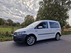 Vit Begagnad 2019 VW Caddy Minibuss | 109 000 kr (Marknadspris)