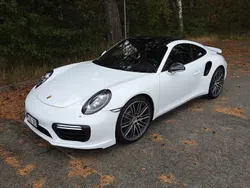 Vit (vit metallic) Begagnad 2017 Porsche 911 Turbo Sportkupé | 1 529 000 kr