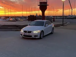 Vit Begagnad 2010 BMW 335 Comfort Edition Sportkupé | 320 000 kr