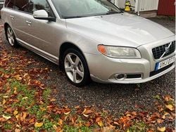 Grå Begagnad 2009 Volvo V70 Kinetic Kombi | 45 000 kr (Marknadspris)