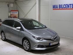 Ljusgrå Begagnad 2016 Toyota Auris Hybrid Executive Kombi | 119 000 kr (Marknadspris)