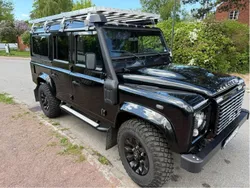 Svart Begagnad 2015 Land Rover Defender SUV | 650 000 kr (Marknadspris)
