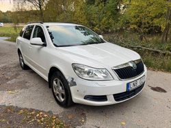 Vit Begagnad 2010 Skoda Octavia Ambiente Kombi | 21 900 kr (Dyr)