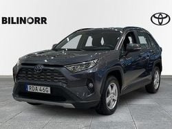 Mörkgrå Begagnad 2021 Toyota RAV4 Hybrid Active SUV | 339 900 kr (Dyr)