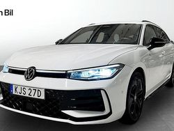 Vit Begagnad 2025 VW Passat R-line Kombi | 449 900 kr (Dyr)