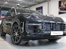 Svart Begagnad 2024 Porsche Cayenne SUV | 1 250 000 kr (Marknadspris)