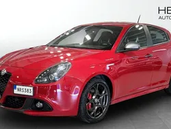 Röd (red) Begagnad 2017 Alfa Romeo Giulietta Veloce Halvkombi | 209 000 kr
