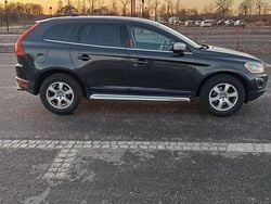 Grå Begagnad 2013 Volvo XC60 R-Design SUV | 91 000 kr (Bra pris)